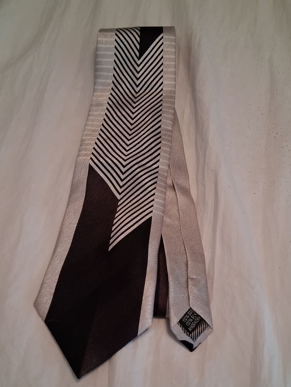 Bottielli Silver Textured Silk Tie - Men's Elegant Formal Accessory 100% Silk